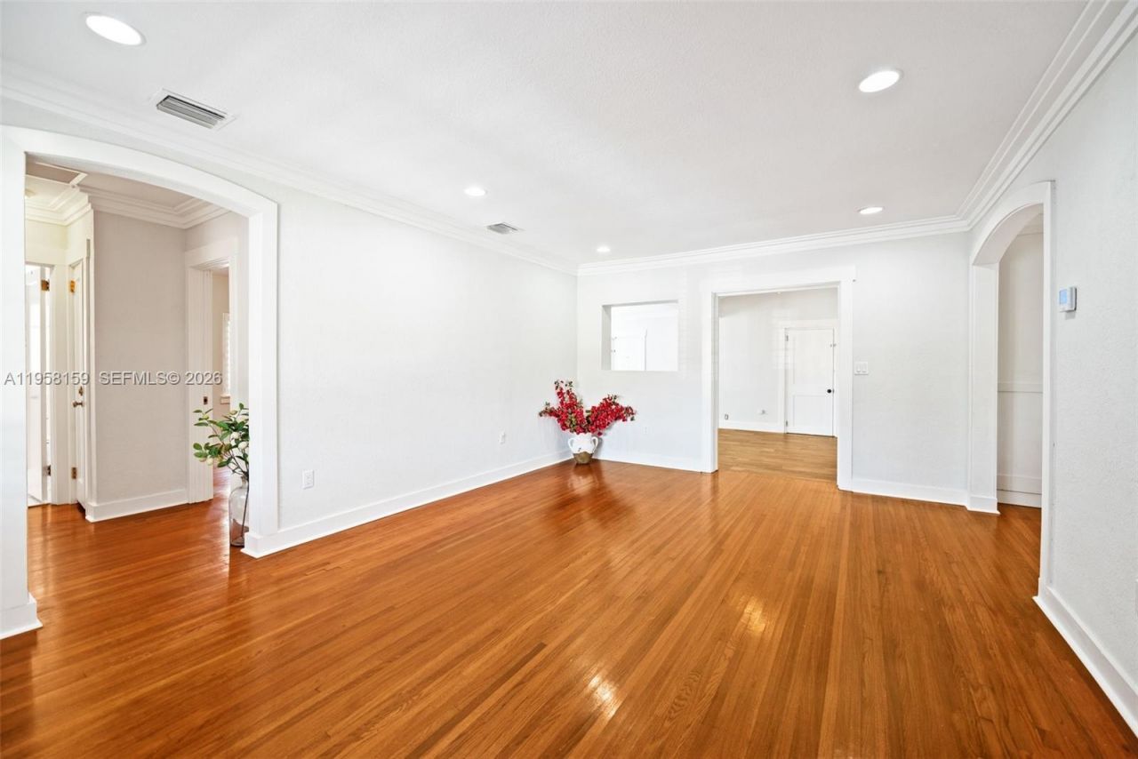 2396 SW 20th St, Miami, FL 33145 Photo