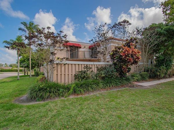 4240 Village Dr, Unit B, Delray Beach, FL 33445