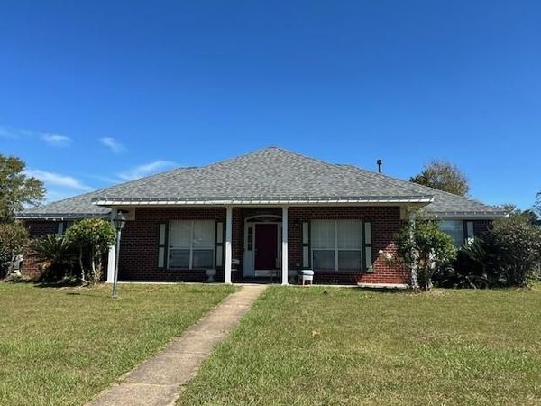 8202 Woodstone Drive, Semmes, AL 36575