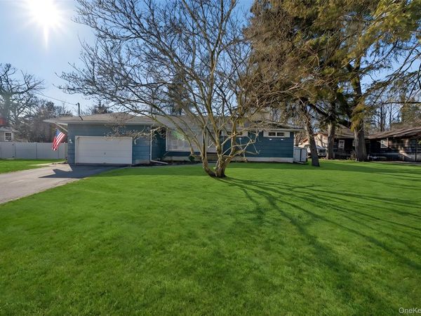50 Oakcrest Avenue, Middle Island, NY 11953