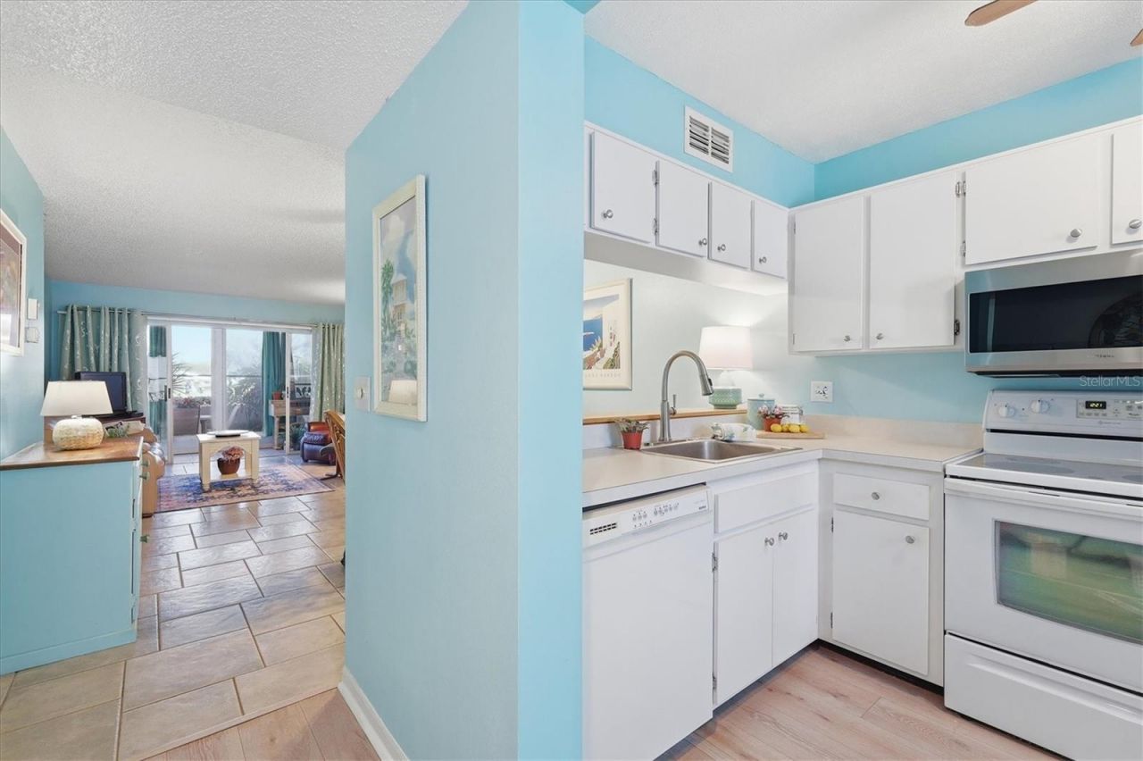 404 Cerromar Circle N, Unit 116, Venice, FL 34293 Photo