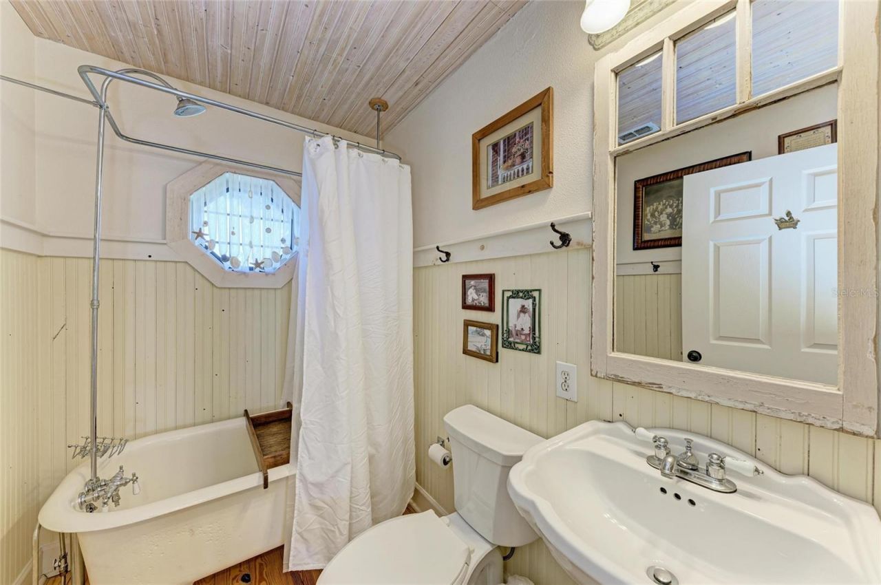 2308 Canasta Drive, Bradenton Beach, FL 34217 Photo