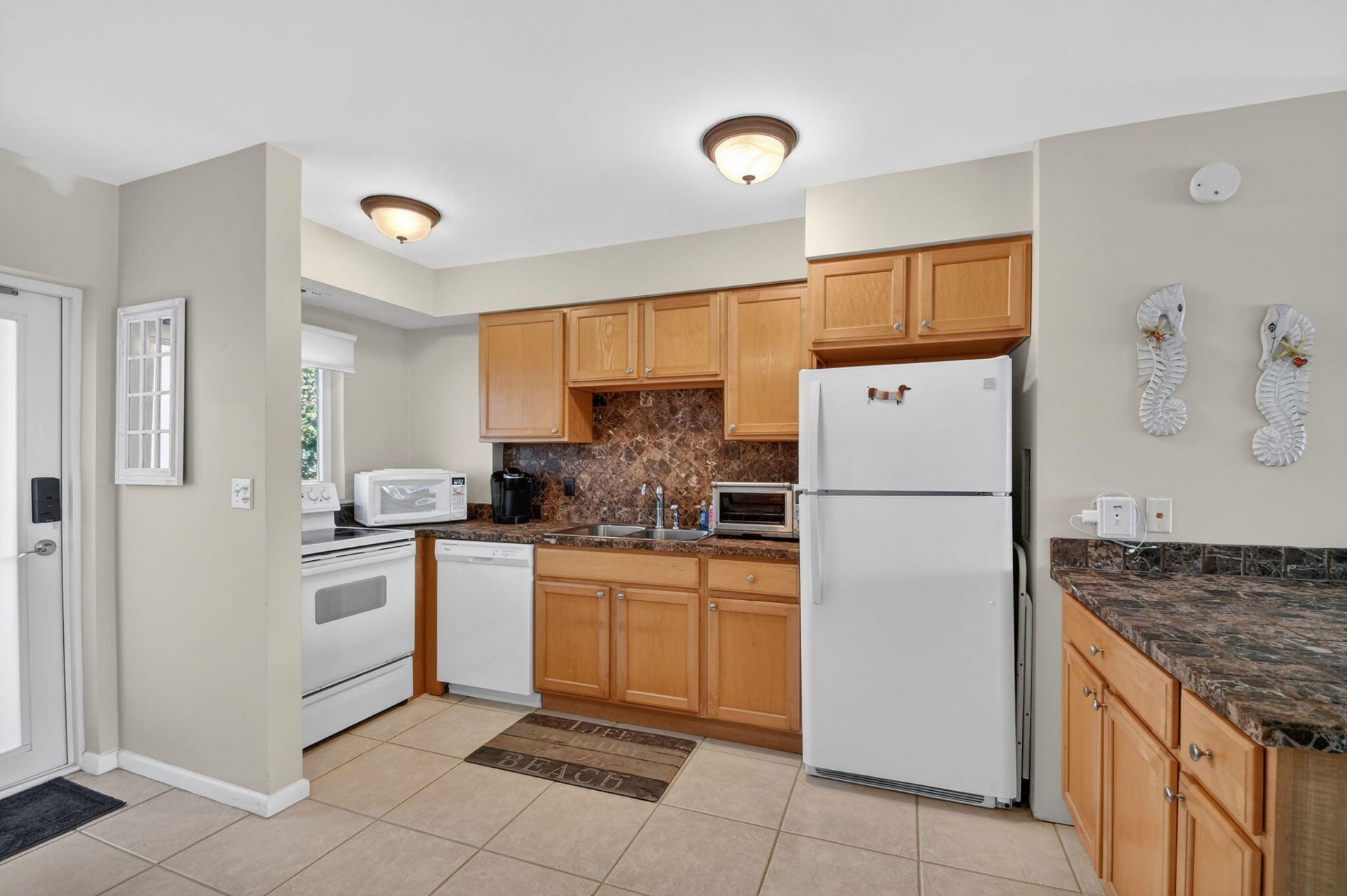 33 Ocean Avenue, Unit 202, Palm Beach Shores, FL 33404 Photo