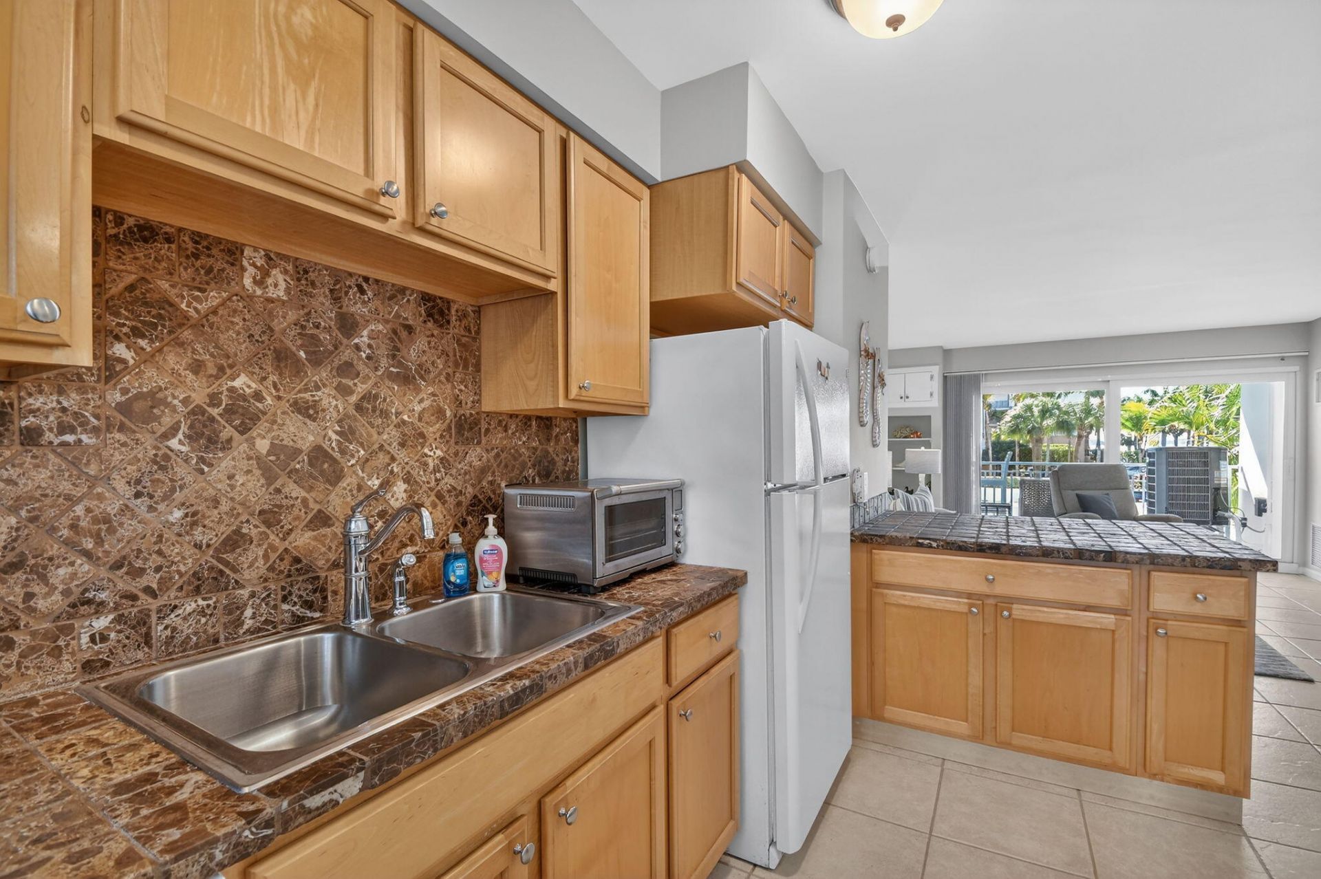 33 Ocean Avenue, Unit 202, Palm Beach Shores, FL 33404 Photo