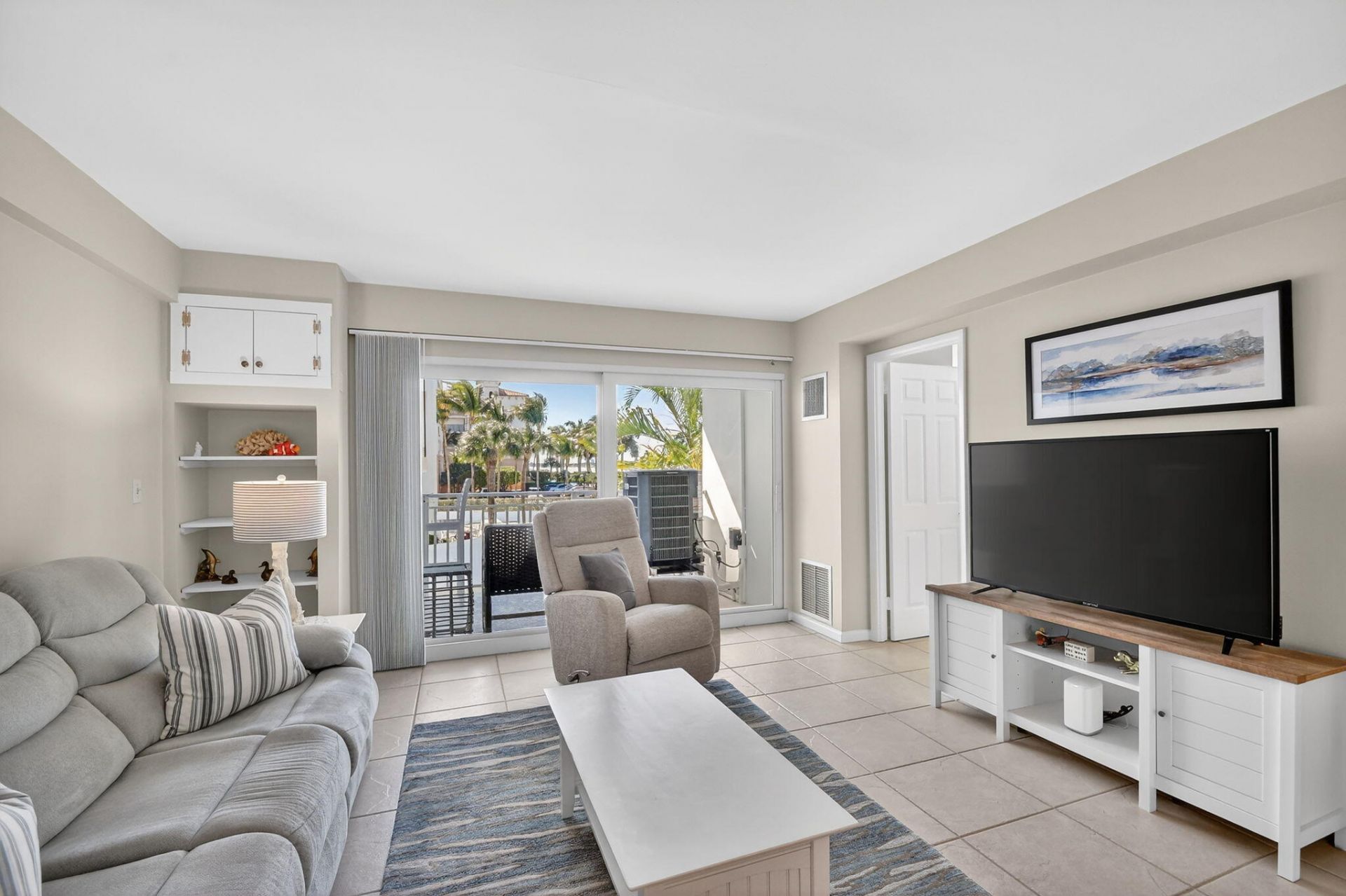 33 Ocean Avenue, Unit 202, Palm Beach Shores, FL 33404 Photo