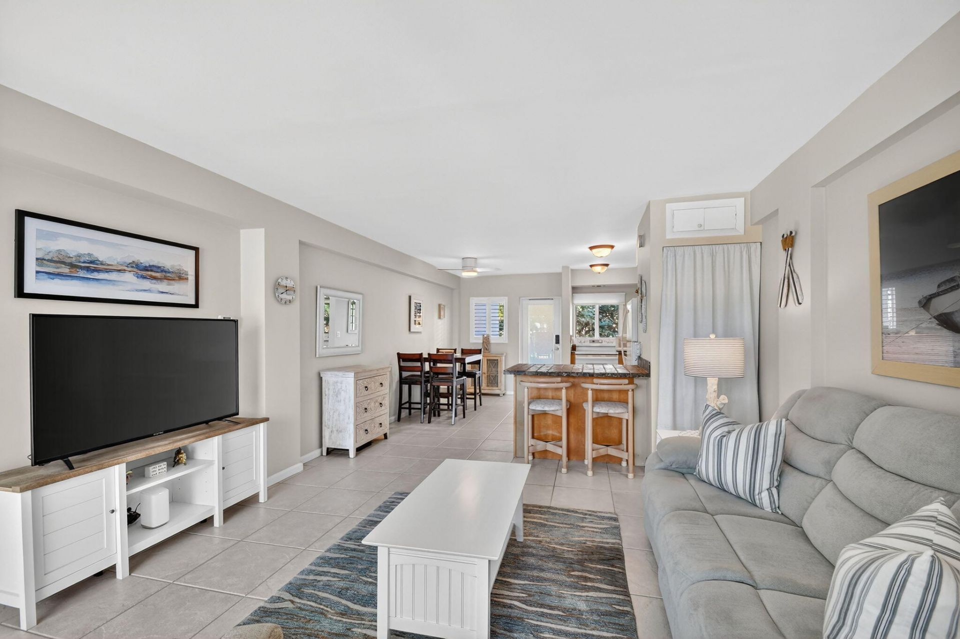 33 Ocean Avenue, Unit 202, Palm Beach Shores, FL 33404 Photo