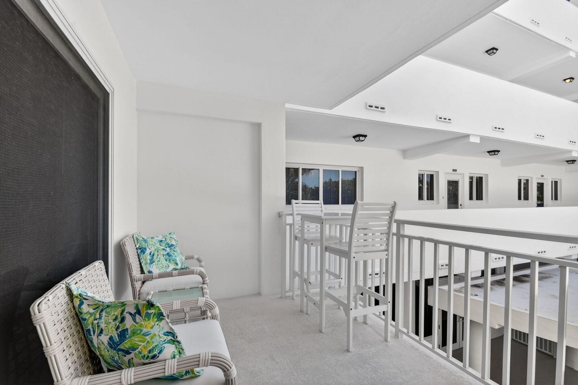 33 Ocean Avenue, Unit 202, Palm Beach Shores, FL 33404 Photo