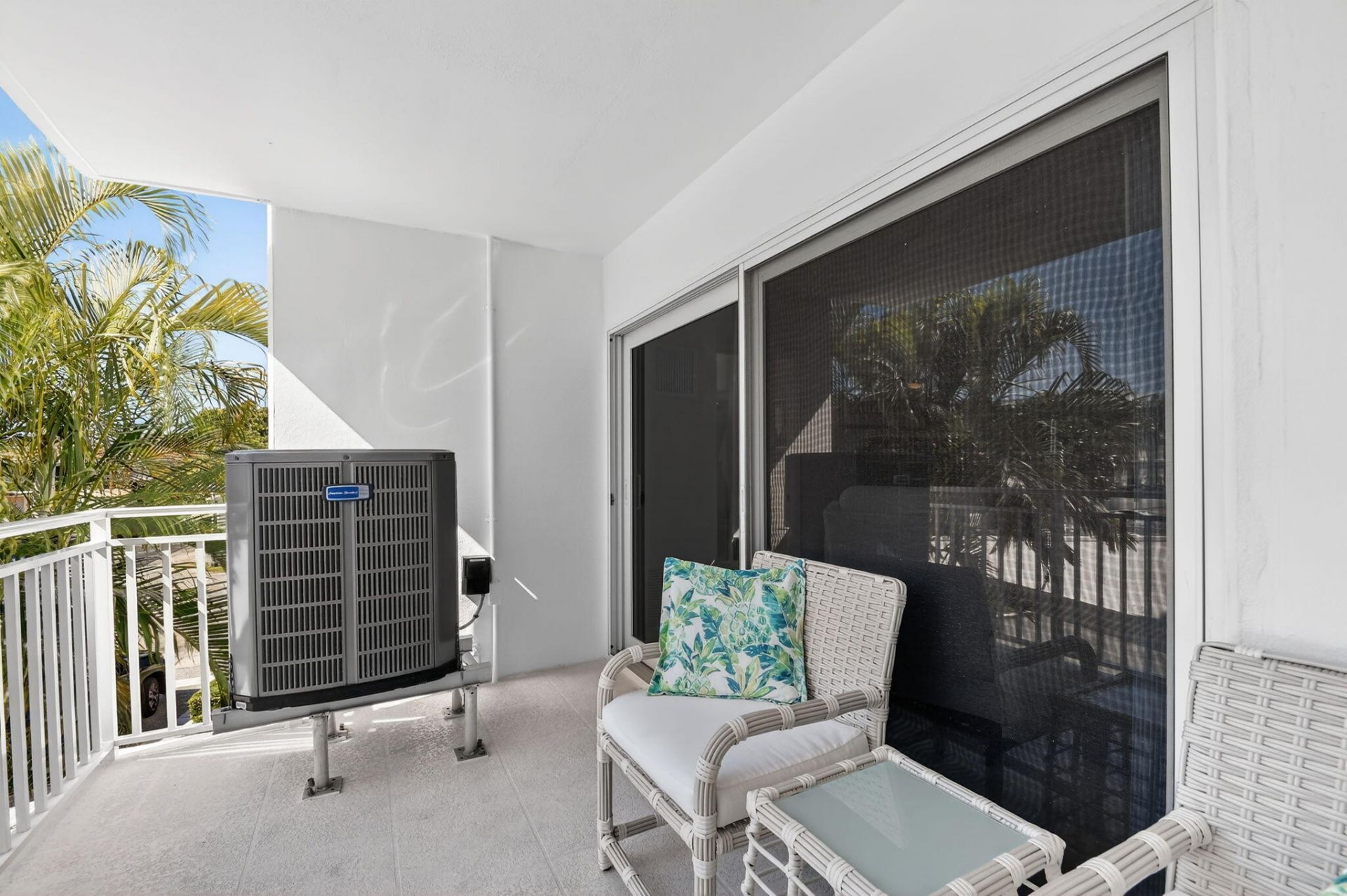 33 Ocean Avenue, Unit 202, Palm Beach Shores, FL 33404 Photo