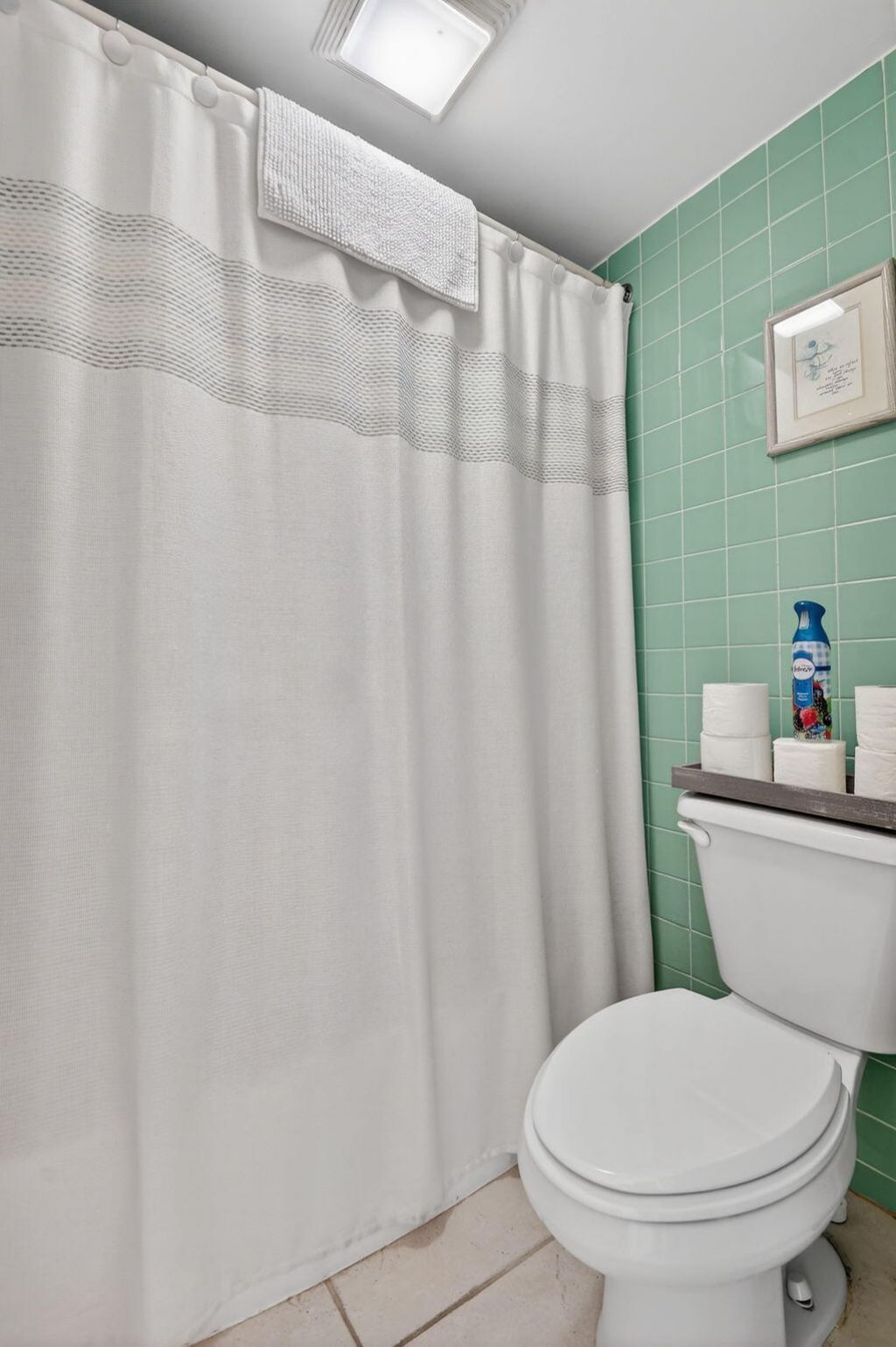 33 Ocean Avenue, Unit 202, Palm Beach Shores, FL 33404 Photo