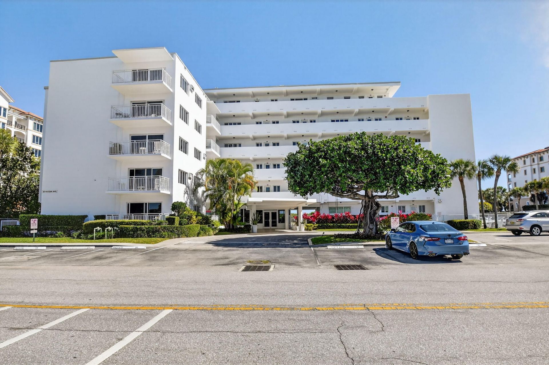 33 Ocean Avenue, Unit 202, Palm Beach Shores, FL 33404 Photo