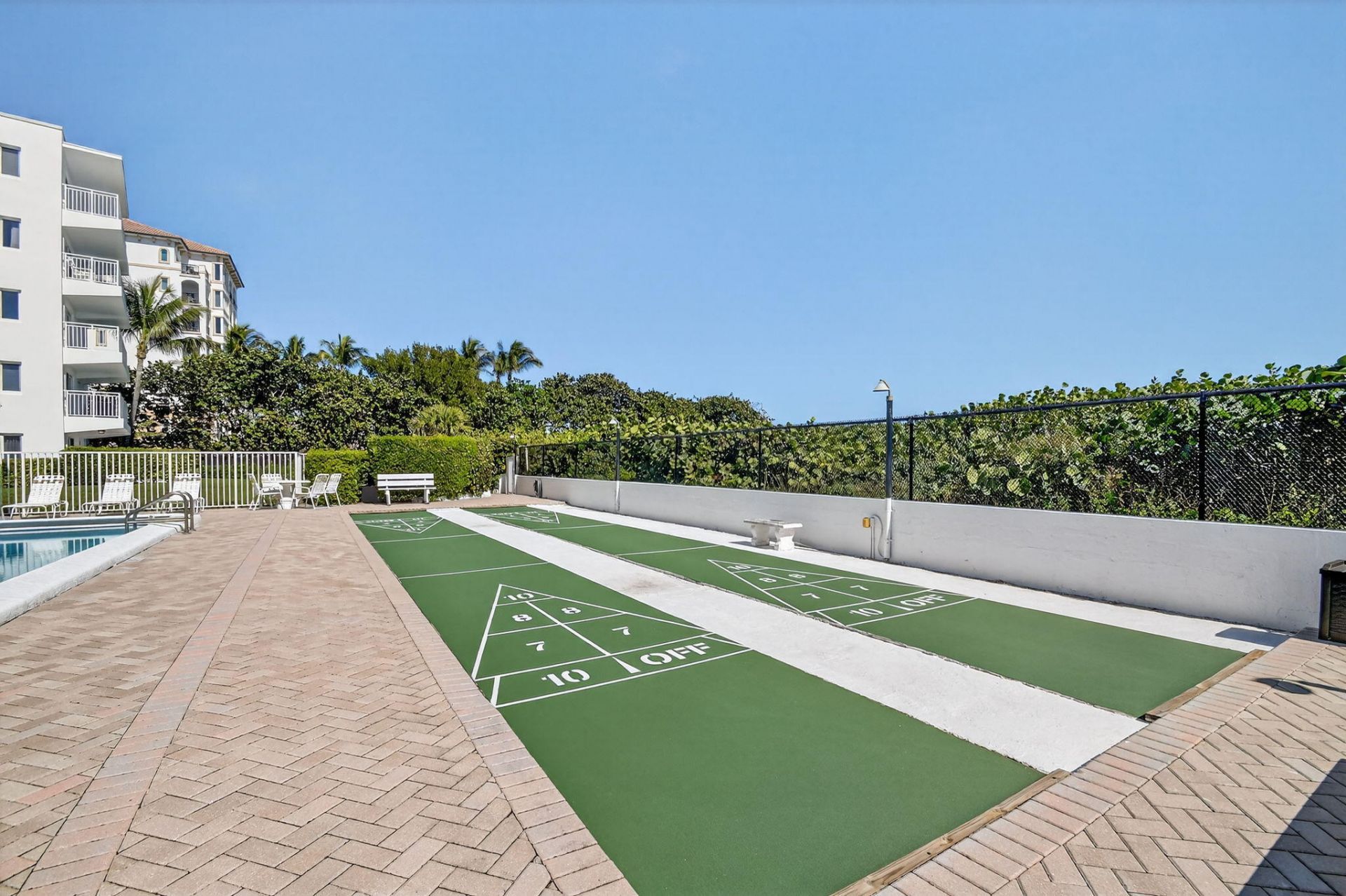 33 Ocean Avenue, Unit 202, Palm Beach Shores, FL 33404 Photo