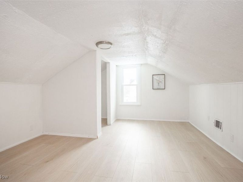 6210 Pear Avenue, Cleveland, OH 44102 Photo 21