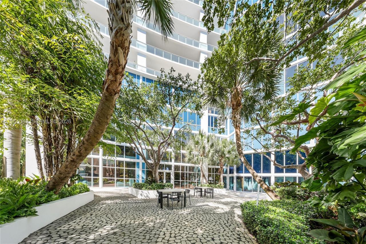 2020 N Bayshore Dr, Unit 1205, Miami, FL 33137 Photo