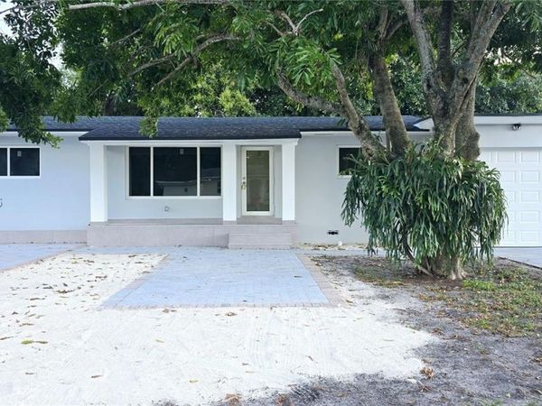 2530 NW 111th St , Miami, FL 33167