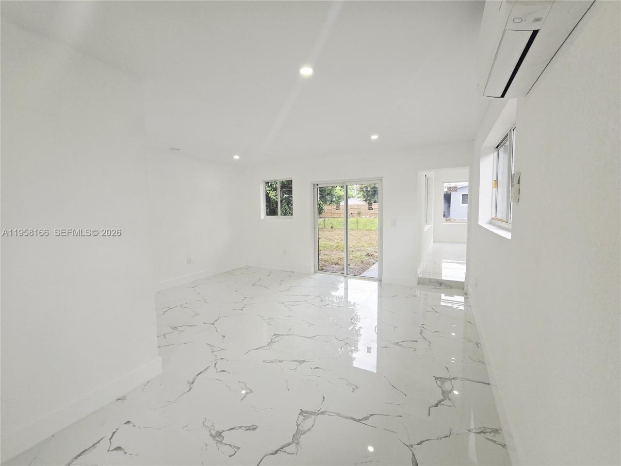 2530 NW 111th St , Miami, FL 33167 Photo