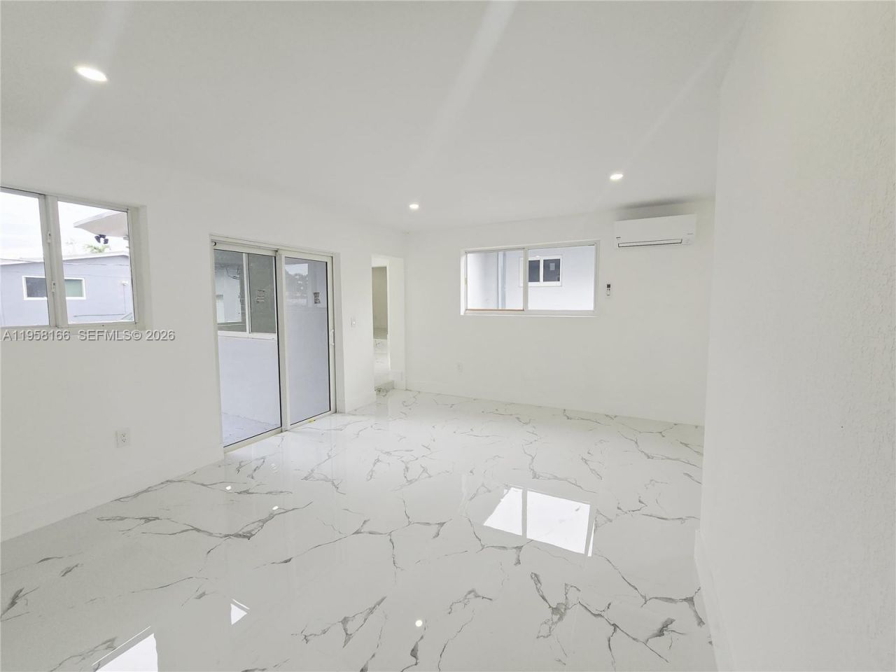 2530 NW 111th St , Miami, FL 33167 Photo