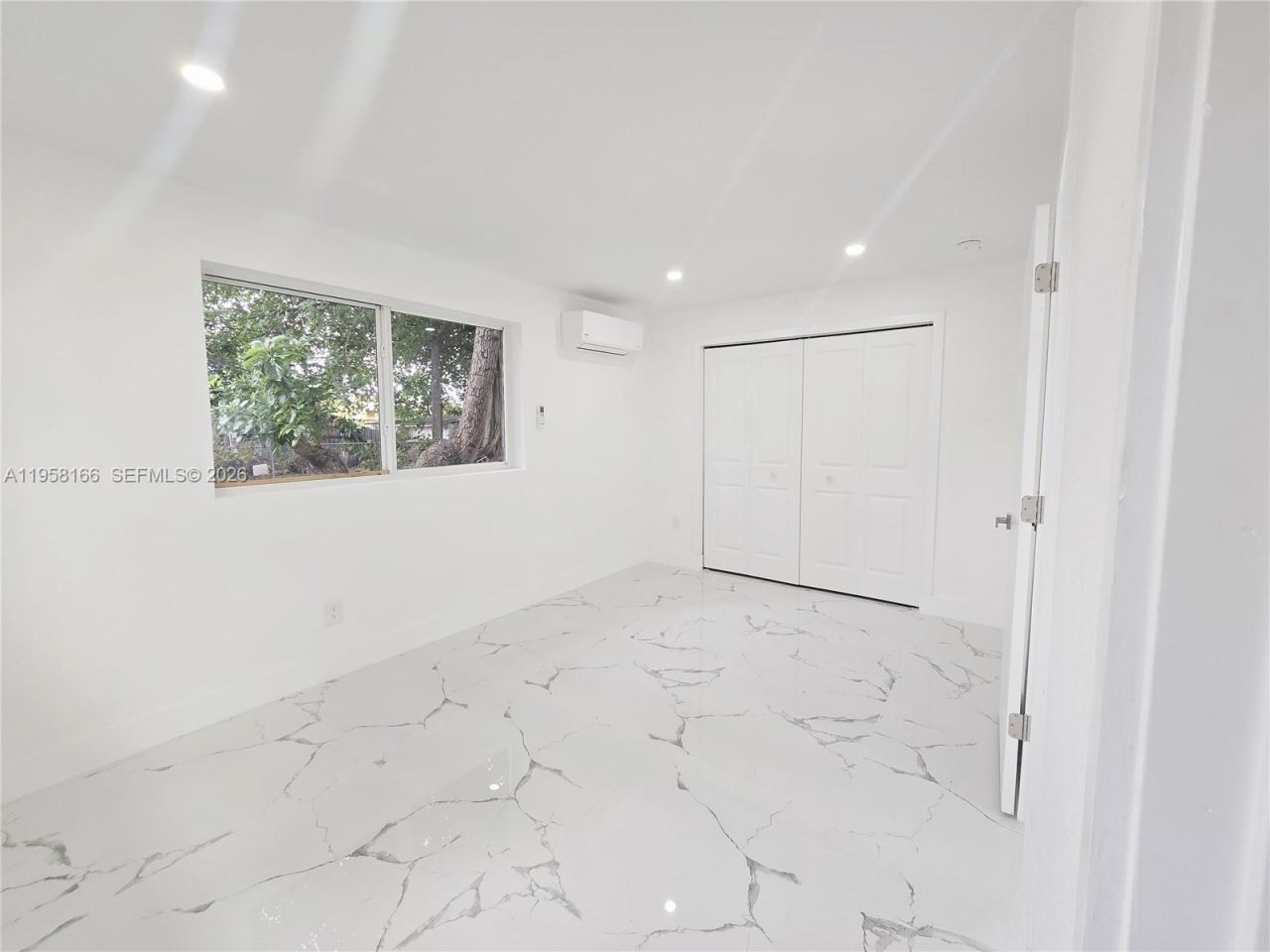 2530 NW 111th St , Miami, FL 33167 Photo