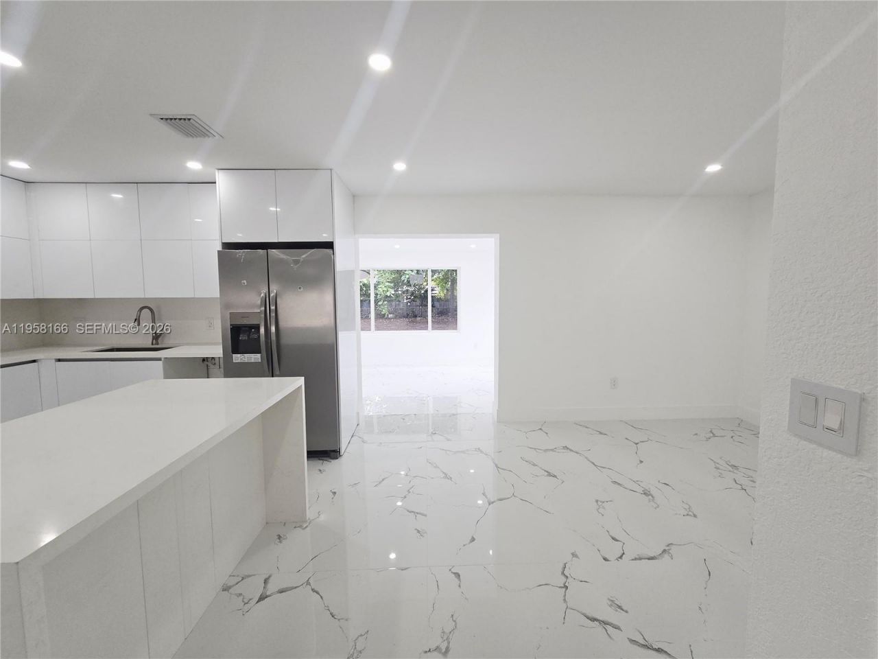 2530 NW 111th St , Miami, FL 33167 Photo