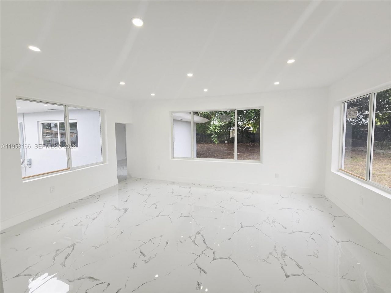 2530 NW 111th St , Miami, FL 33167 Photo