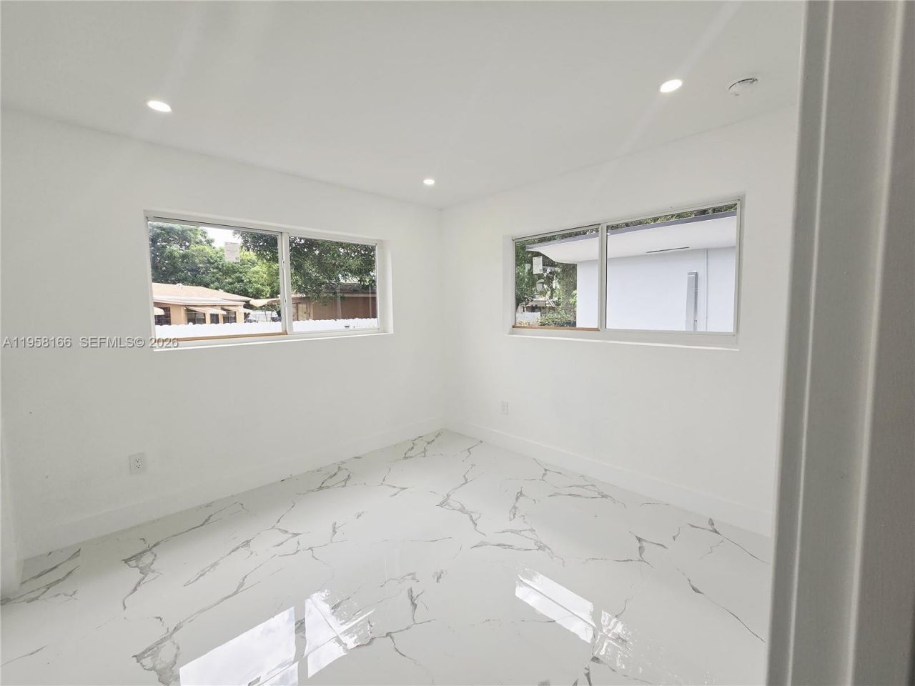 2530 NW 111th St , Miami, FL 33167 Photo