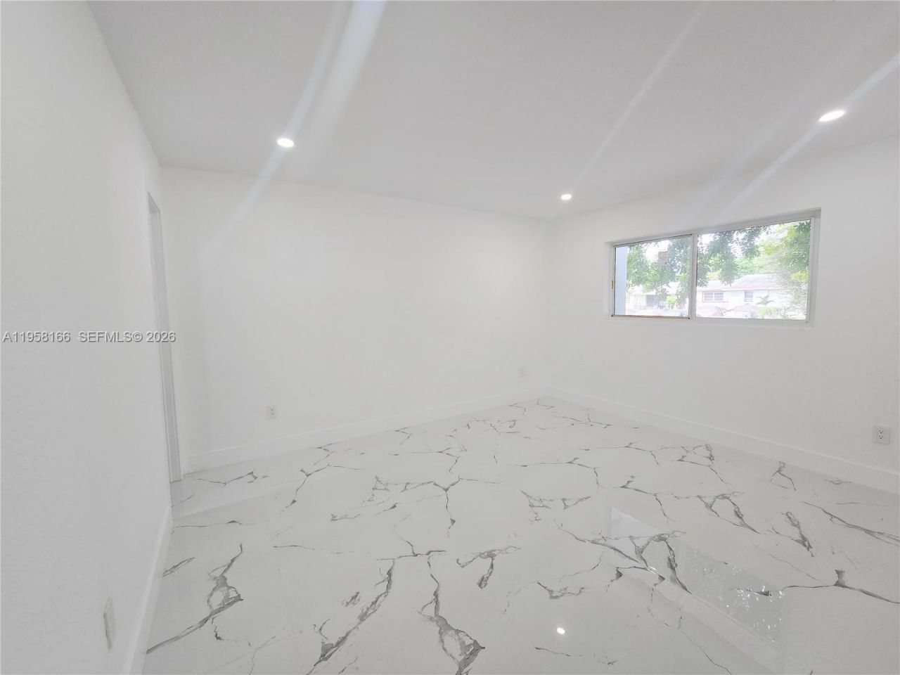 2530 NW 111th St , Miami, FL 33167 Photo