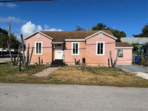 1023 N 25th Ave , Hollywood, FL 33020