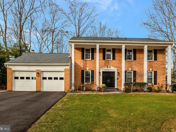 12111 HOLLY KNOLL CIRCLE, GREAT FALLS, VA 22066