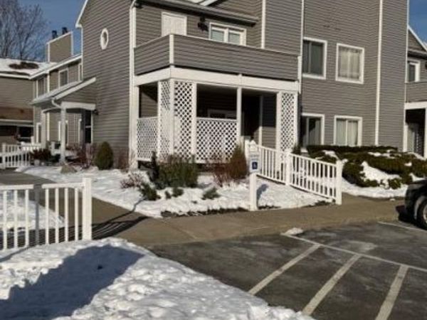 1976 Curry Road, Unit # A102, Schenectady, NY 12303