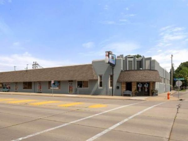 618 W WISCONSIN AVENUE, Appleton, WI 54911