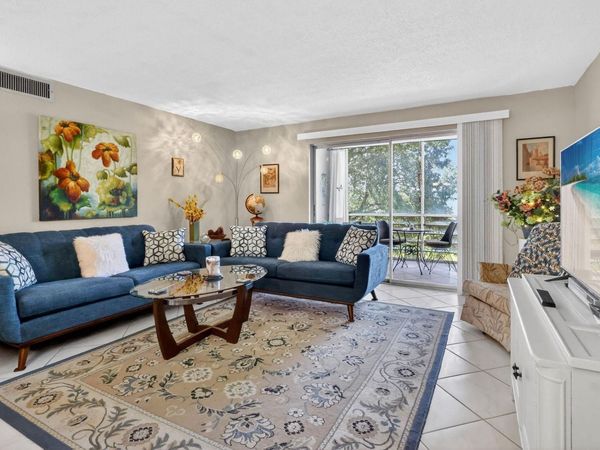 330 NE 26th Ave, Unit 318, Boynton Beach, FL 33435