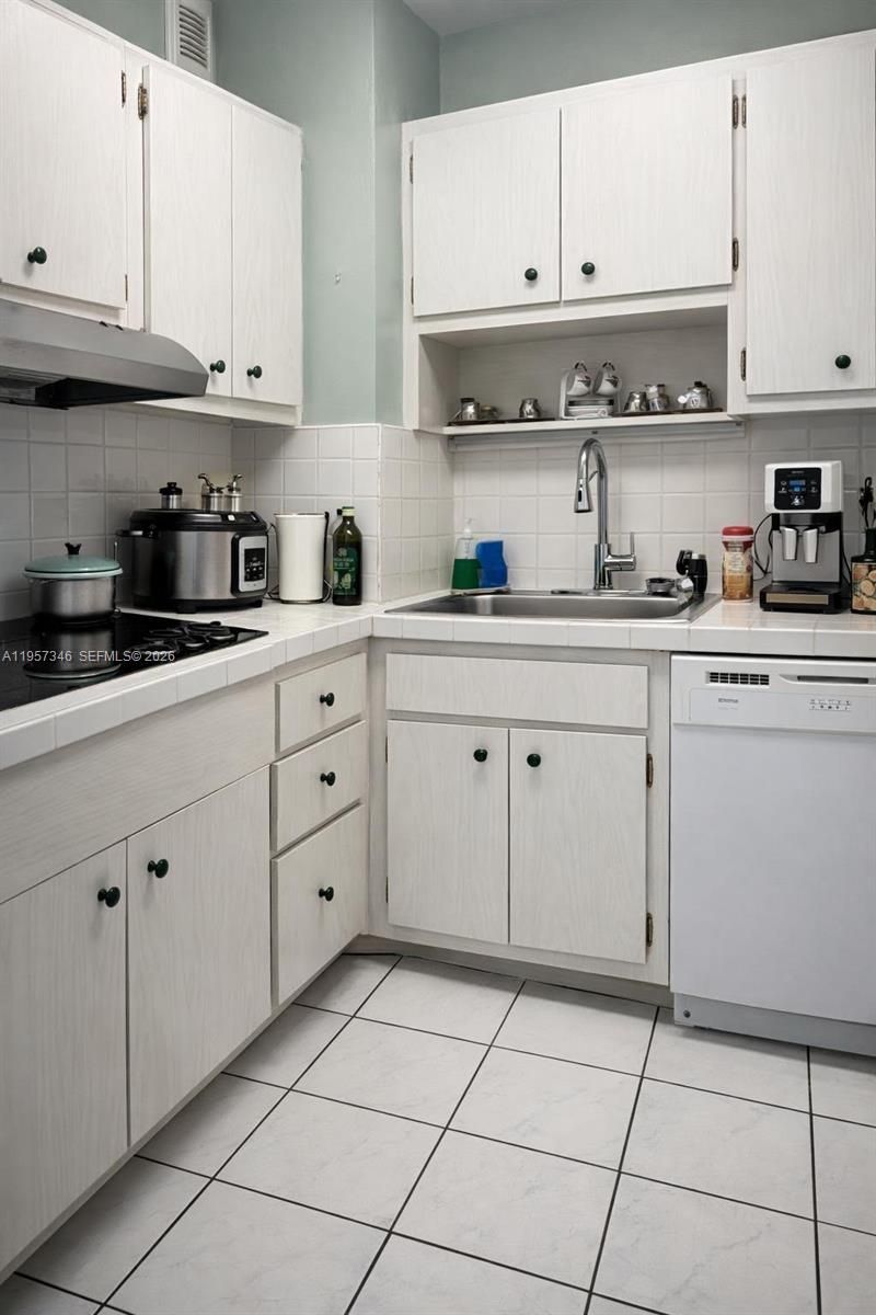 2899 Collins Ave, Unit 1234, Miami Beach, FL 33140 Photo