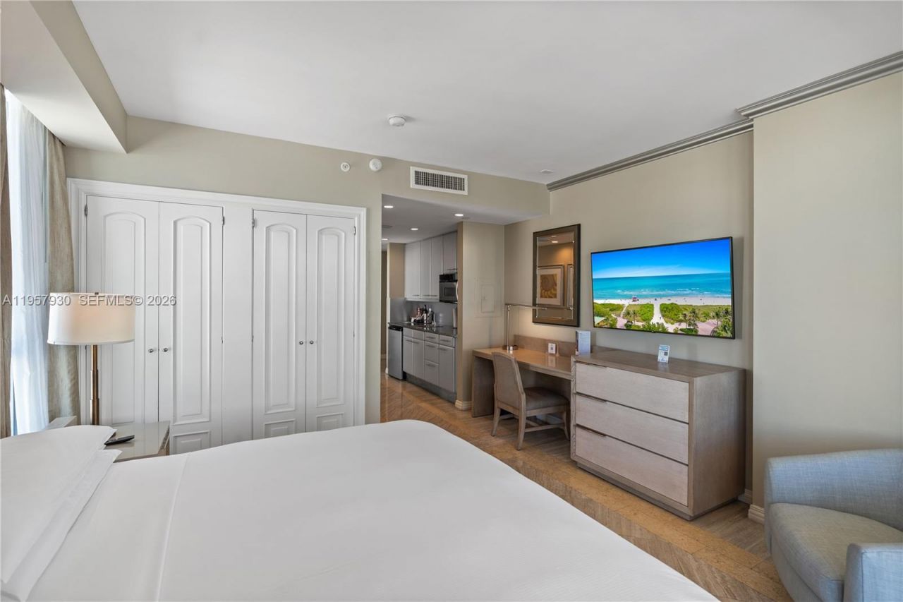 101 Ocean Dr, Unit 1003, Miami Beach, FL 33139 Photo