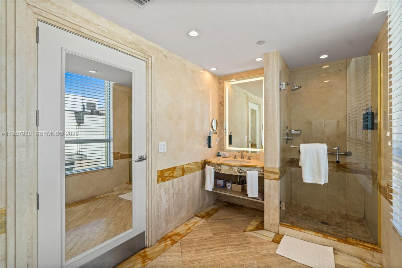 101 Ocean Dr, Unit 1003, Miami Beach, FL 33139 Photo