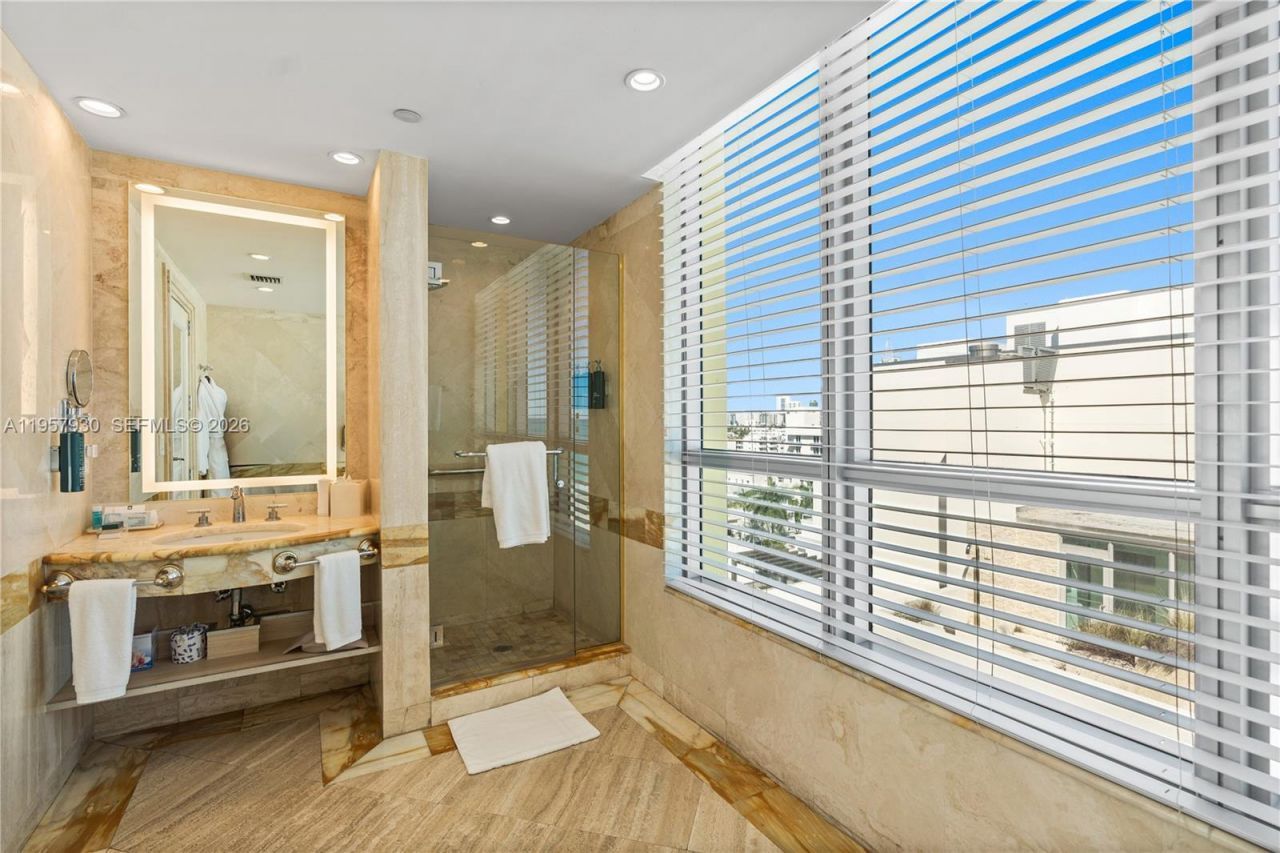 101 Ocean Dr, Unit 1003, Miami Beach, FL 33139 Photo