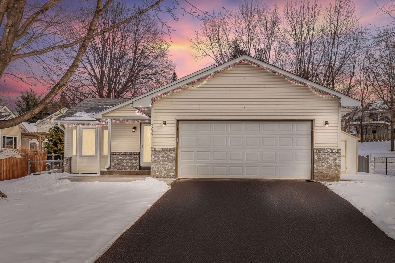 9235 Jeffery Avenue S, Cottage Grove, MN 55016 Main Photo