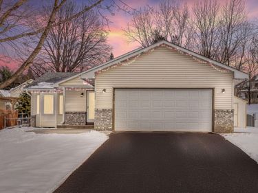 9235 Jeffery Avenue S, Cottage Grove, MN 55016