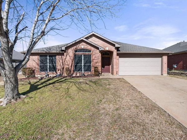 617 Jamie Lane, Mansfield, TX 76063