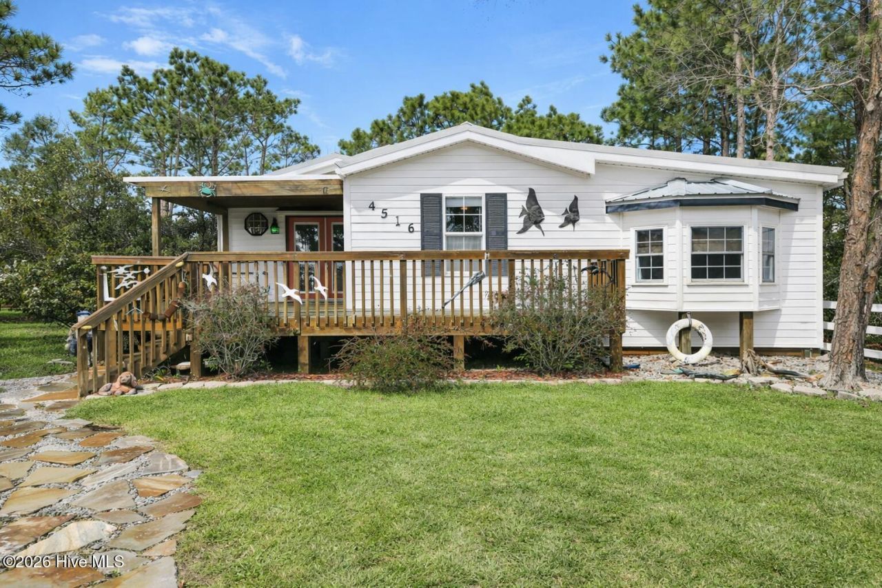 4516 Oak Crest Drive Se, Southport, NC 28461 Main Photo
