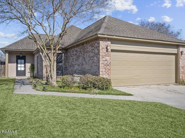 3172 Nicholson Lake Drive, Baton Rouge, LA 70810