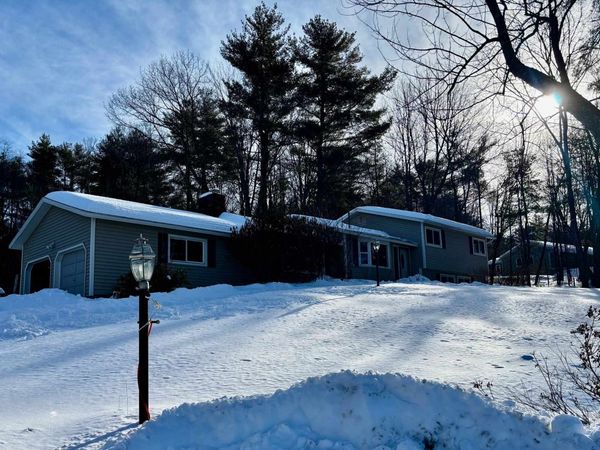 11 Wellesley Drive, Pelham, NH 03076