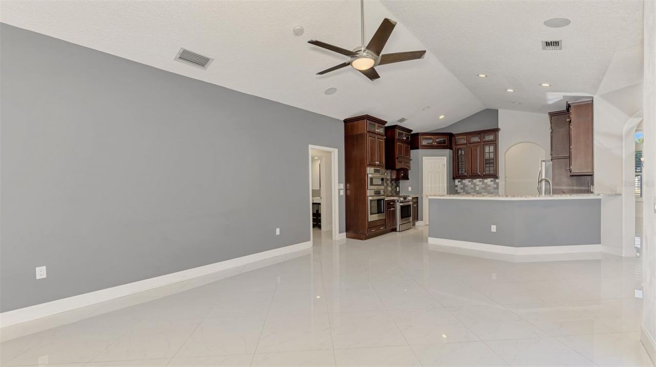 4900 Old Oakleaf Drive, Sarasota, FL 34233 Photo