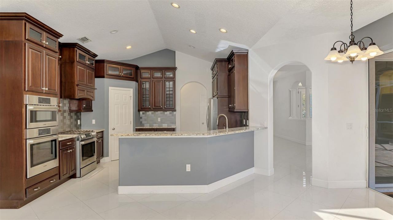 4900 Old Oakleaf Drive, Sarasota, FL 34233 Photo