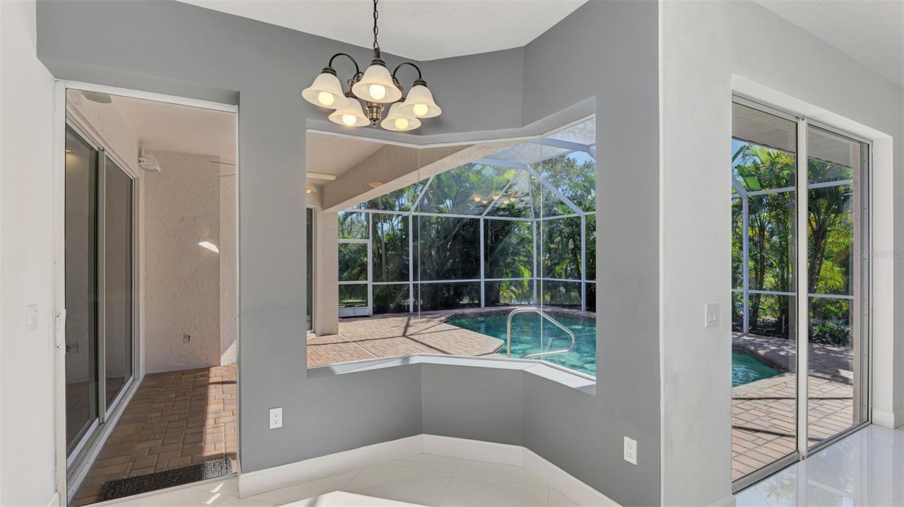 4900 Old Oakleaf Drive, Sarasota, FL 34233 Photo