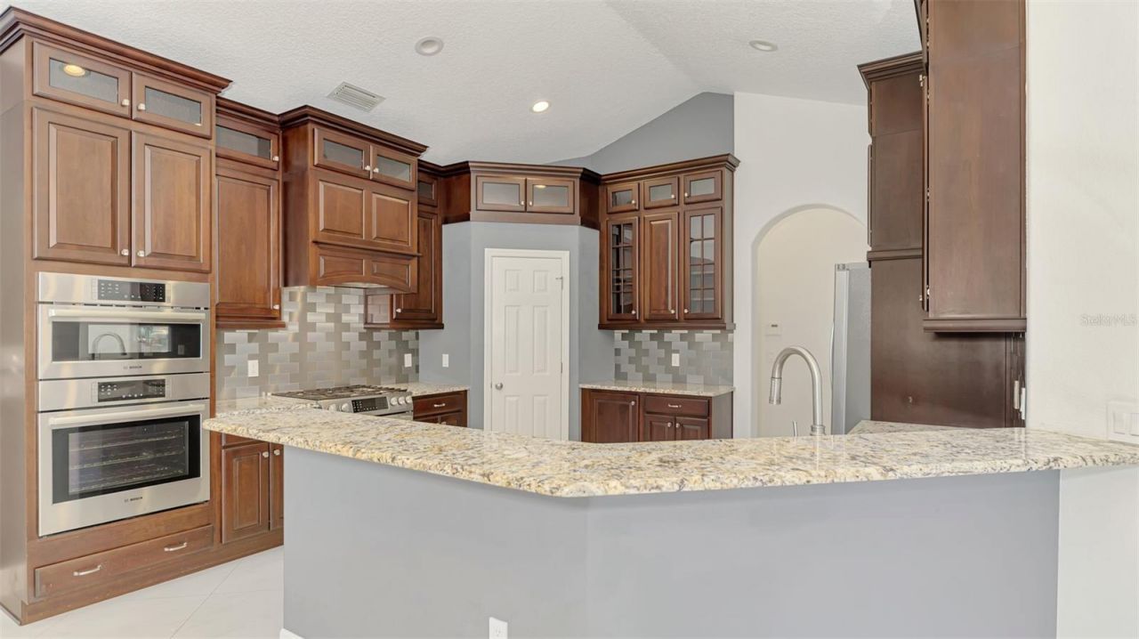 4900 Old Oakleaf Drive, Sarasota, FL 34233 Photo