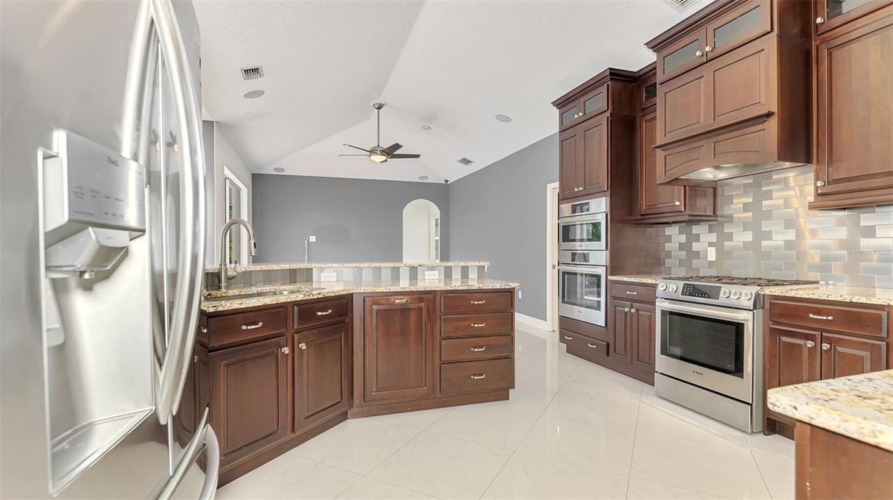 4900 Old Oakleaf Drive, Sarasota, FL 34233 Photo