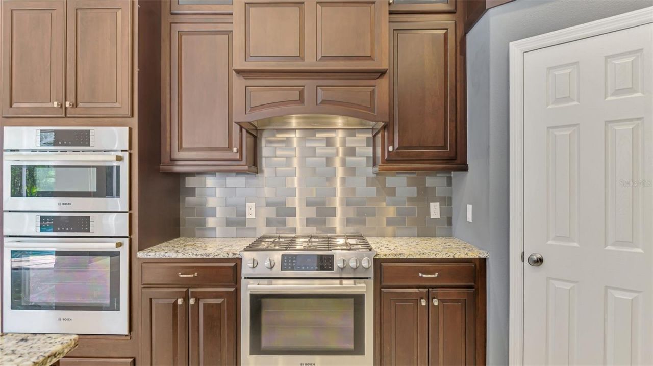 4900 Old Oakleaf Drive, Sarasota, FL 34233 Photo