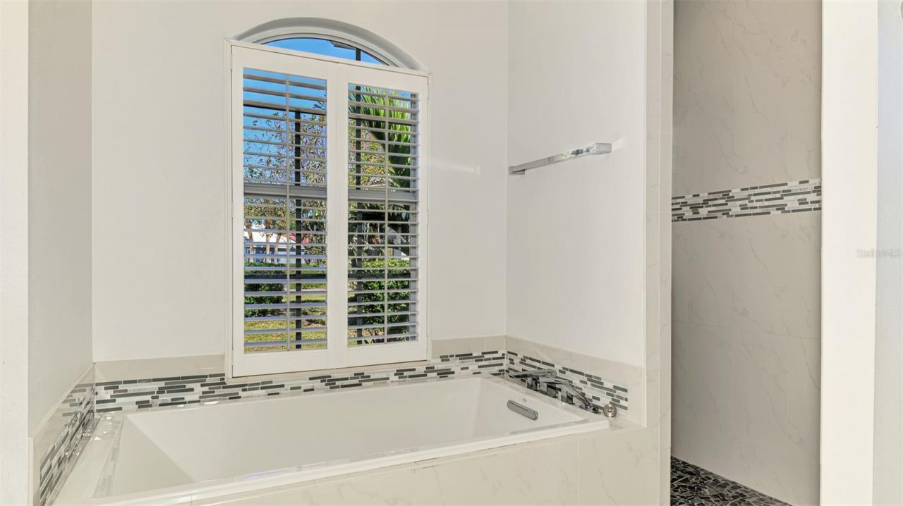 4900 Old Oakleaf Drive, Sarasota, FL 34233 Photo