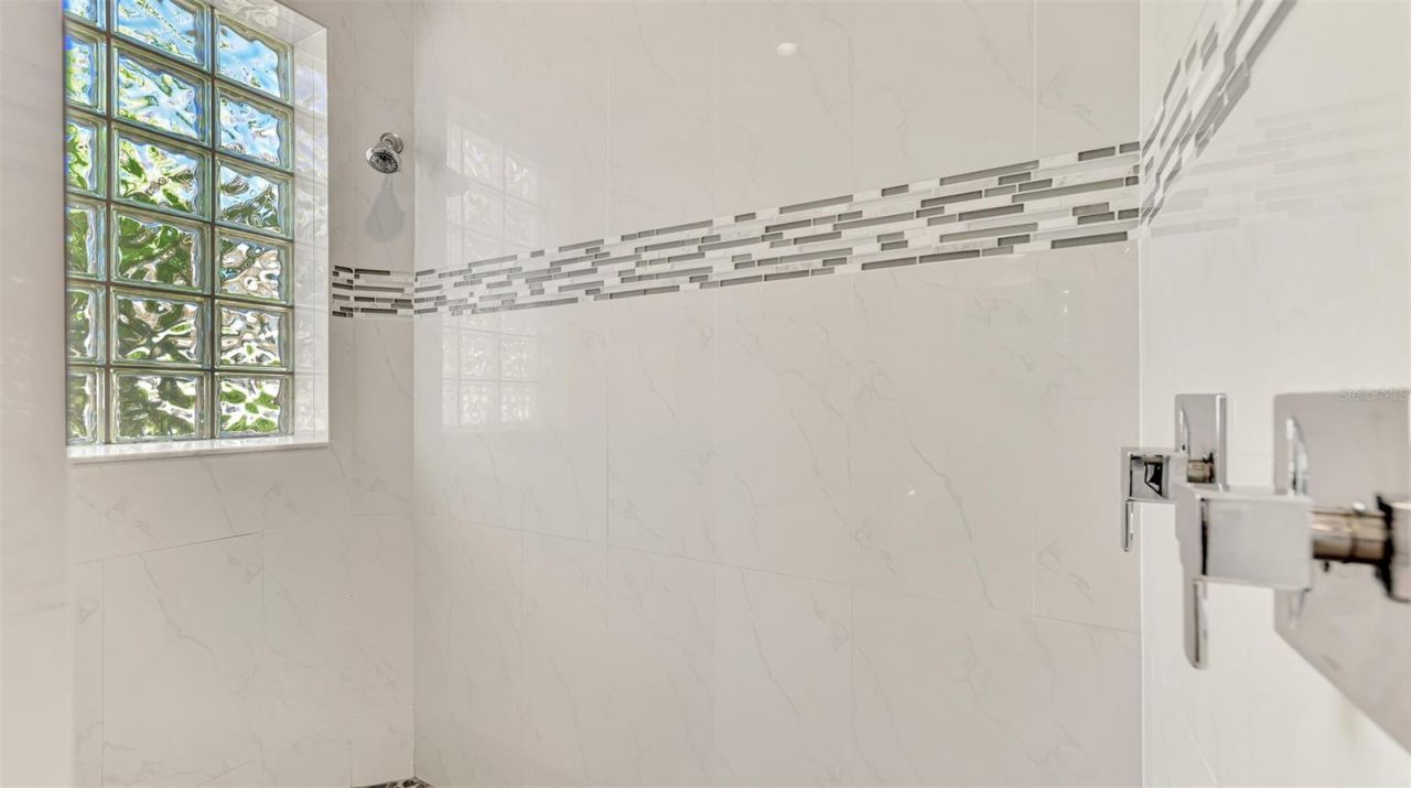 4900 Old Oakleaf Drive, Sarasota, FL 34233 Photo