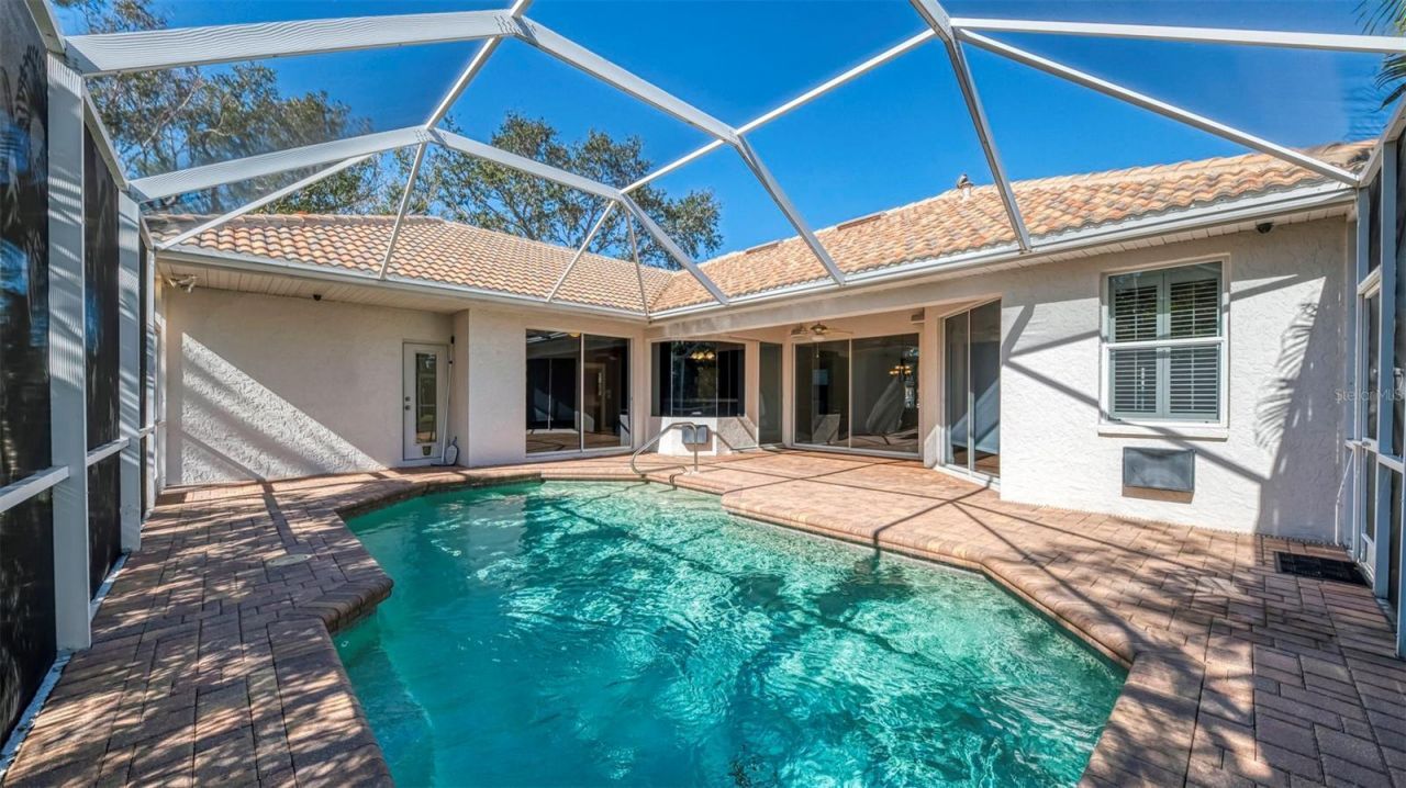 4900 Old Oakleaf Drive, Sarasota, FL 34233 Photo