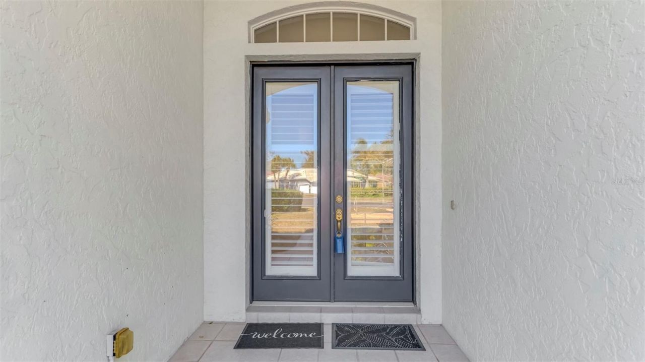 4900 Old Oakleaf Drive, Sarasota, FL 34233 Photo